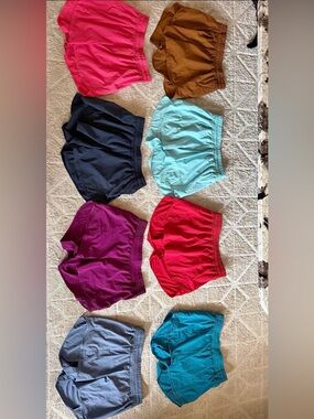 Lululemon Hotty Hot High Rise Lined Shorts Lot